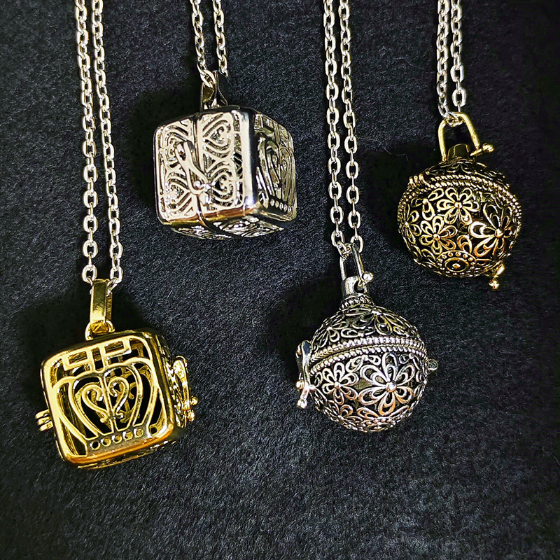 Vintage Brass Hollow Ball Lock - مراجعة Diffuser Necklace Locket وسعره