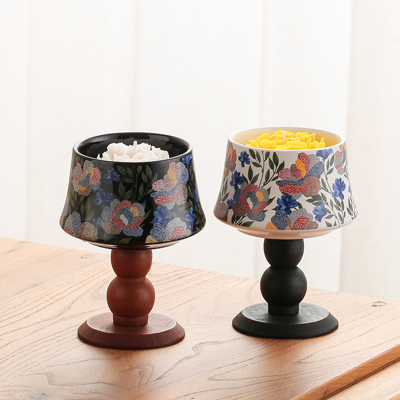 Iris Goblet Wooden Bottom Cand - مراجعة Home Fragrance Iris وسعره